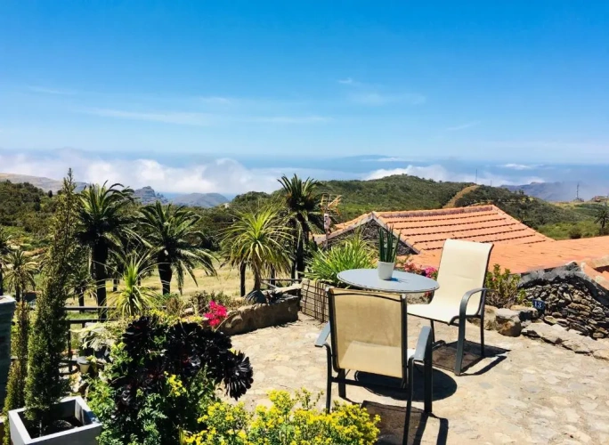 1 Bedroom Cottage with balcony and with view