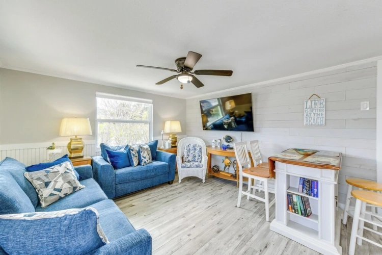 2 Bedrooms Apartment