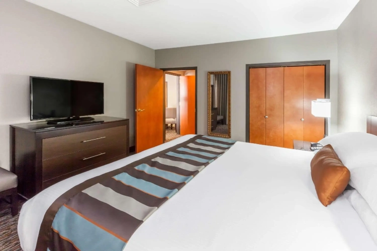 1 Bedroom Deluxe Double Suite