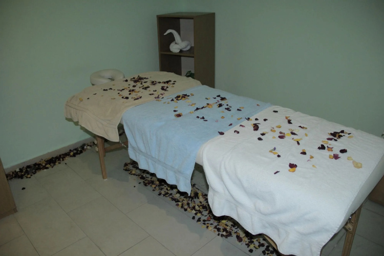 Momona Hotel