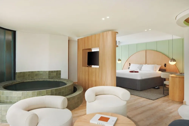 Luxury Suite