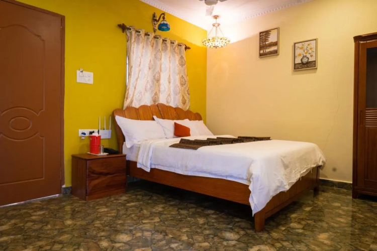 Alcove Beach Resort