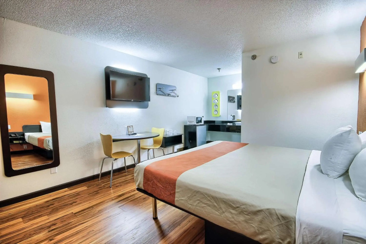 Motel 6 Columbus, OH - West