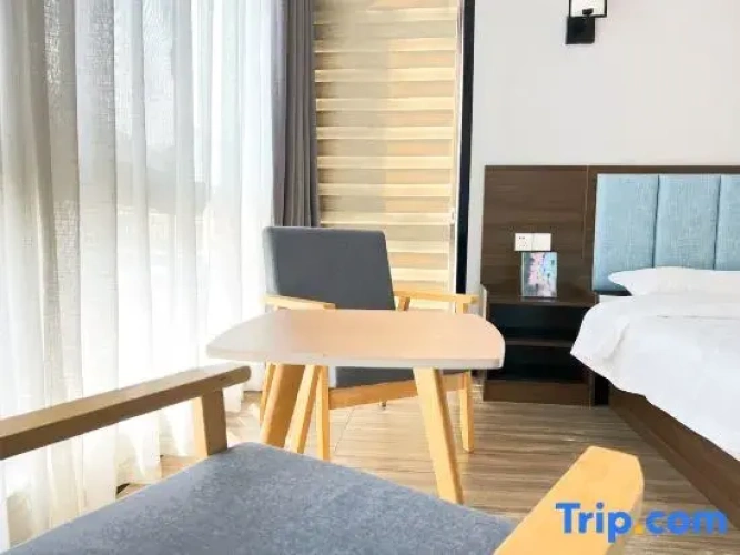 Deluxe Double room with balcony and with garden view