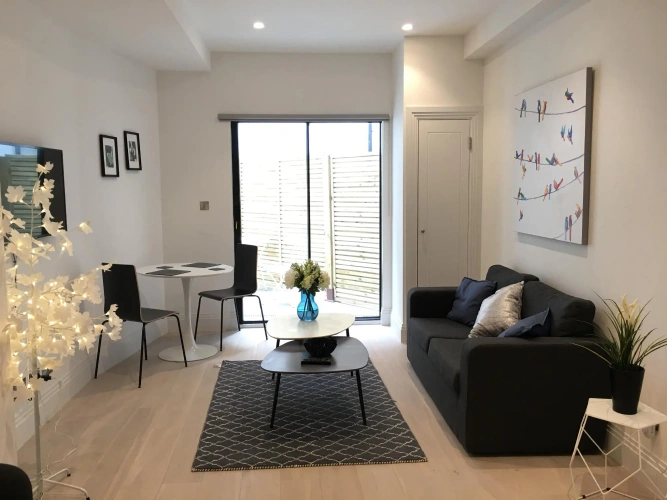 2 Bedrooms Quadruple Apartment