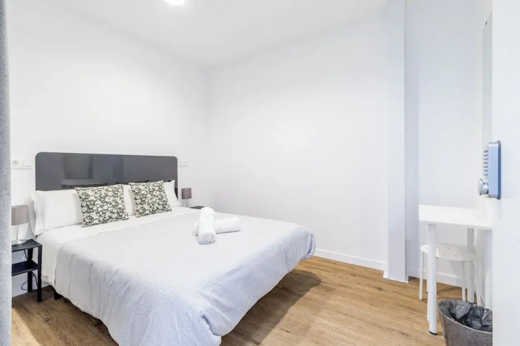 AYZ Princesa - Auto check-in property