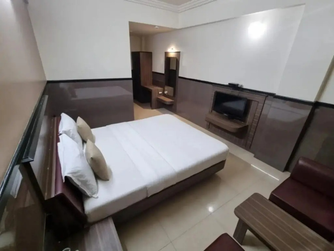 Damji Hotel