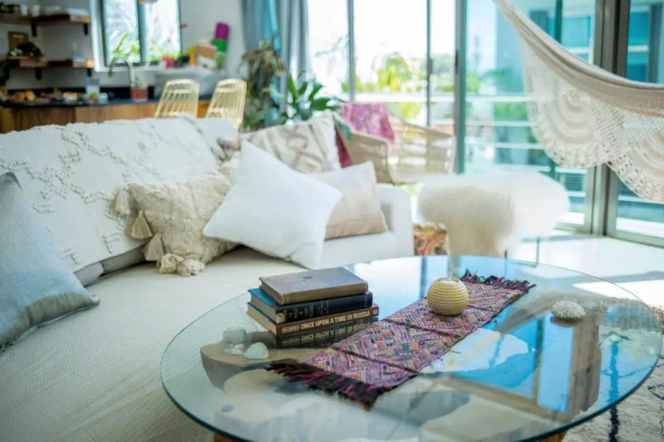 25' Balcony 13' windows Boho Decor Pool Open