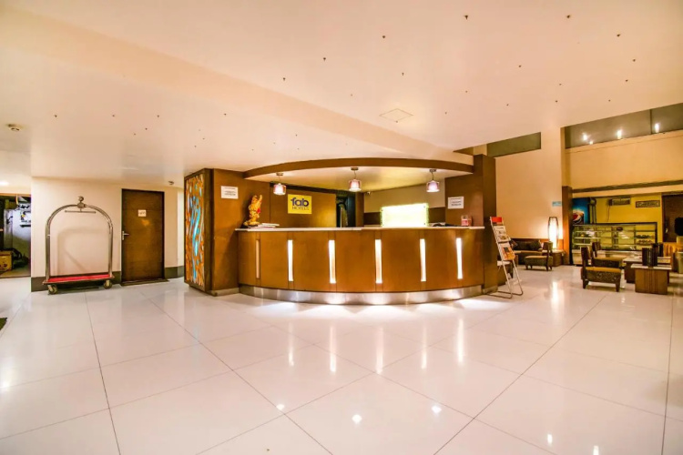 Hotel Sadanand Regency