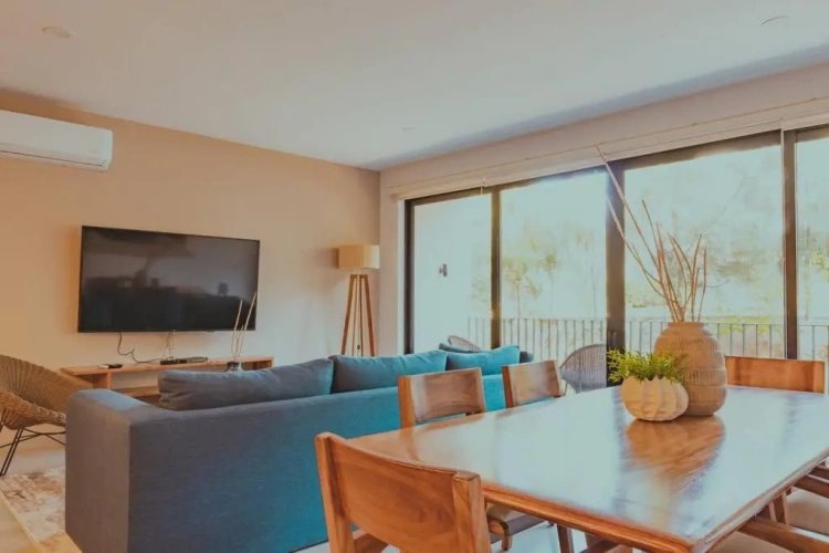 2 Bedrooms Apartment