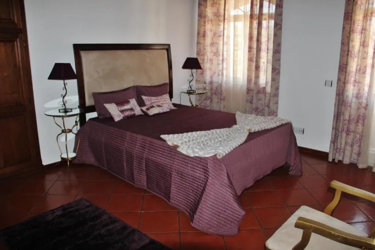 3 Bedrooms Cottage