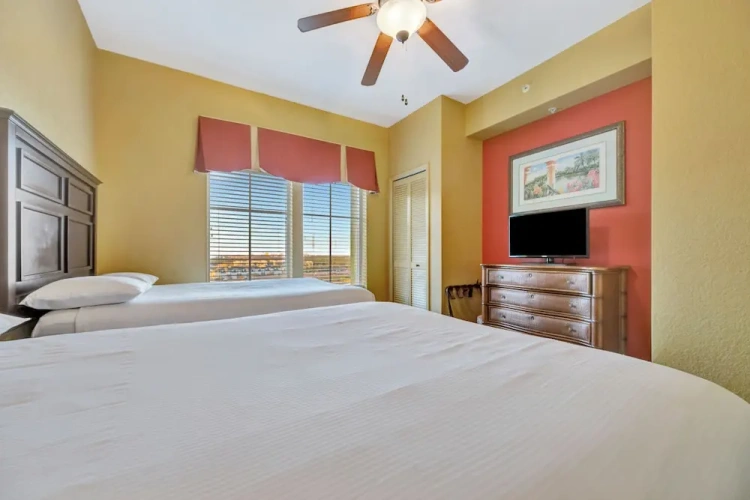 2 Bedrooms Executive Suite with balcony and with view