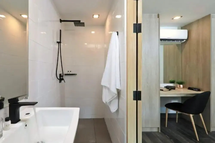 Naiharn Loft near Beach UTL B325