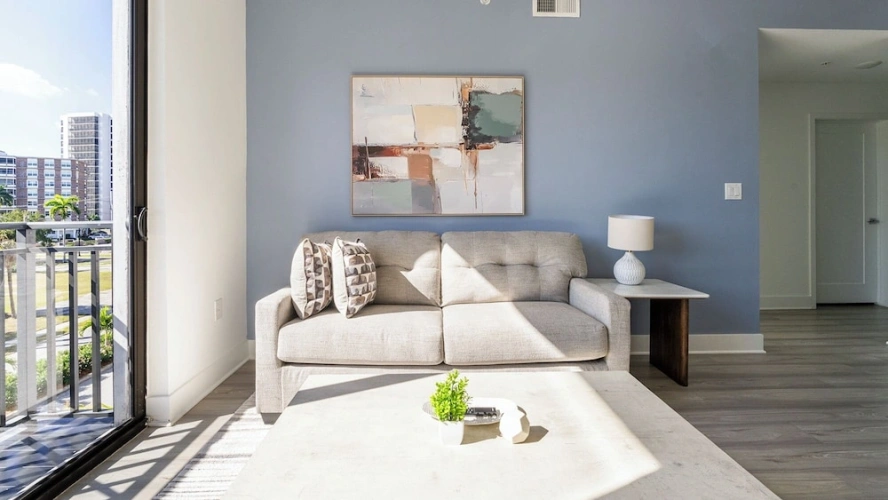 2 Bedrooms Apartment