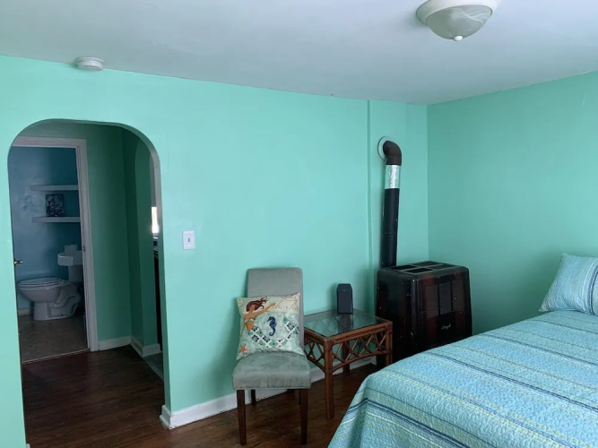 Beach Side Studio #4 1 Bedroom Apts by RedAwning