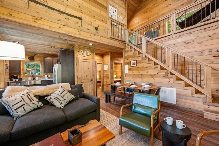 Goodness Gracious 3 Bedroom Cabin by RedAwning