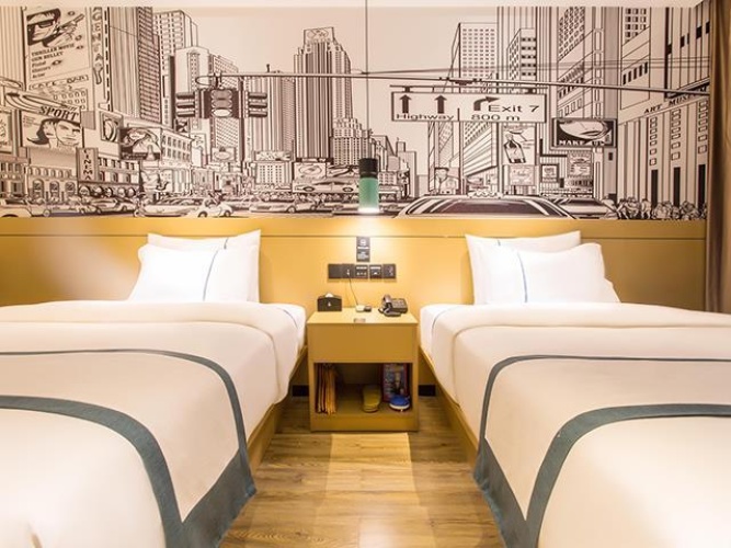Standard Twin room