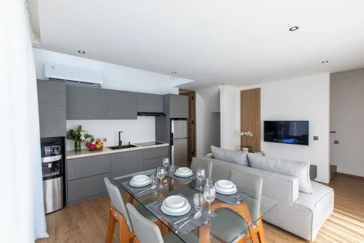 2 Bedrooms Deluxe Apartment