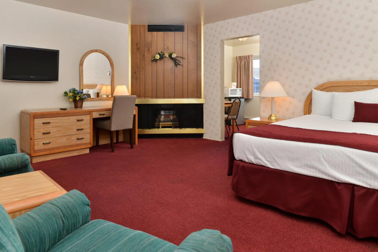 Svendsgaard's Danish Lodge Americas Best Value Inn