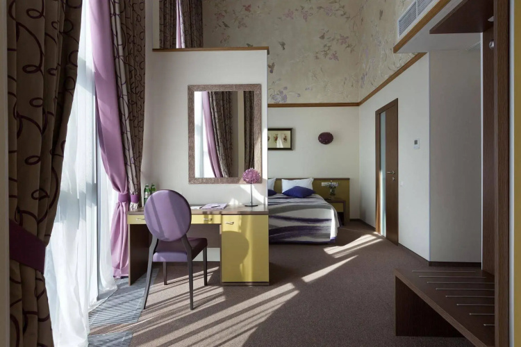 Iris Art Hotel