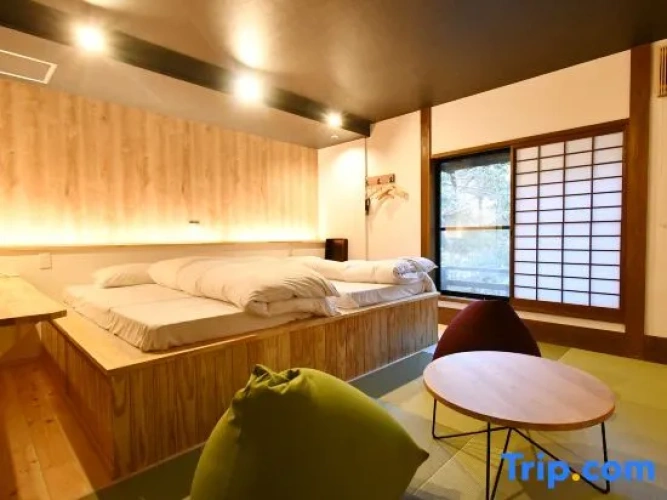 Standard Twin room with mountain view