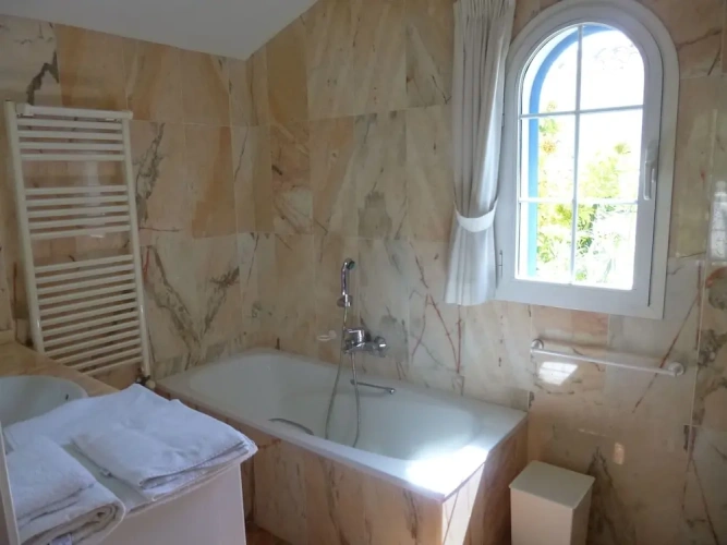 4 Bedrooms Comfort Villa