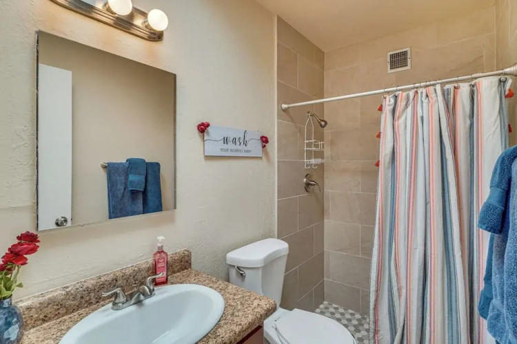 5 Mi to Dtwn: Tucson Townhome w/ Pool Access!