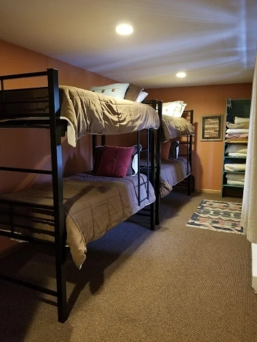 5 Bedrooms Cottage