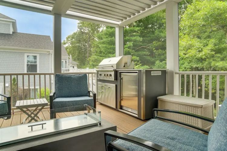2 Mi to Public Beach! Cape Cod Gem w/ Fire Pit