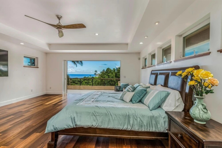 Punahele Point 3 Bedroom Home by Redawning