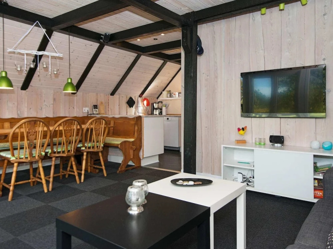 Tranquil Thatched Cottage on Romo-by Traum