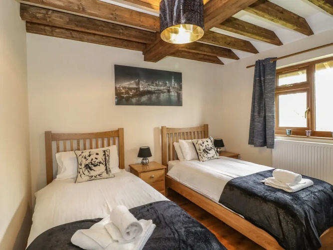 Oak Lodge