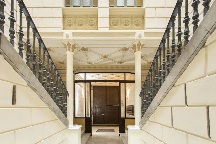 Stunning Apartment Bruc