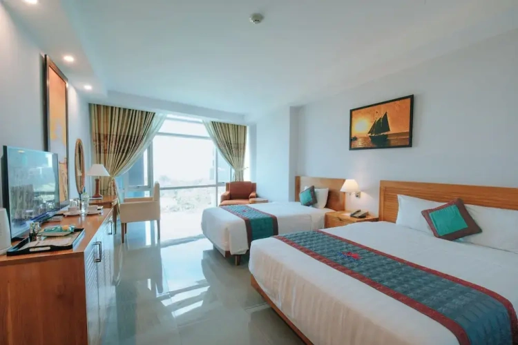 1 Bedroom Deluxe Triple room with sea view