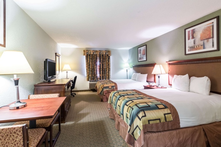 Standard Quadruple room