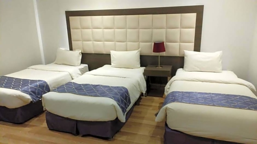 Standard Triple room