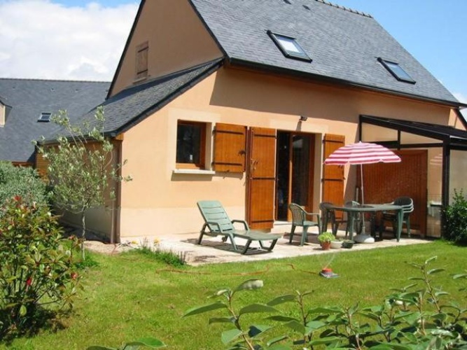 2 Bedrooms Villa