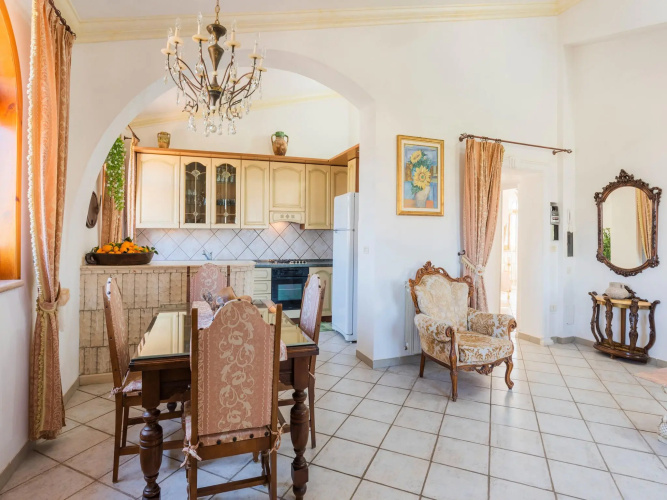 Traditional holiday home with private terrace