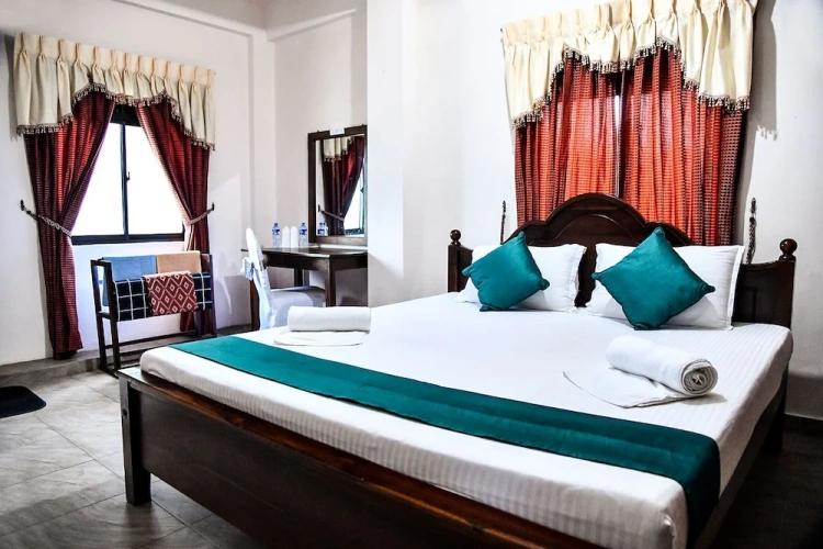 Standard Double room with city view