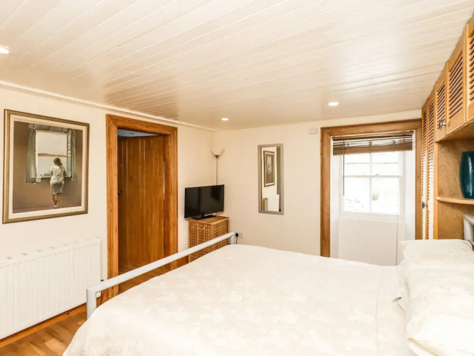 2 Burnside Place