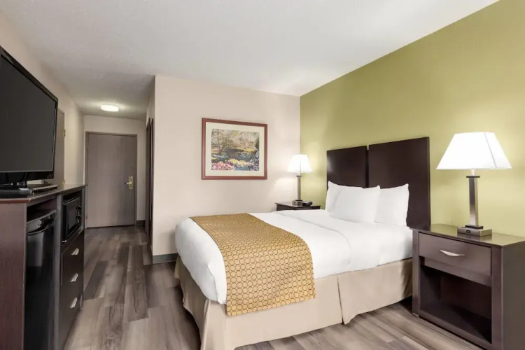 Baymont Inn and Suites Monroe