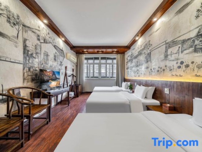 Standard Triple room