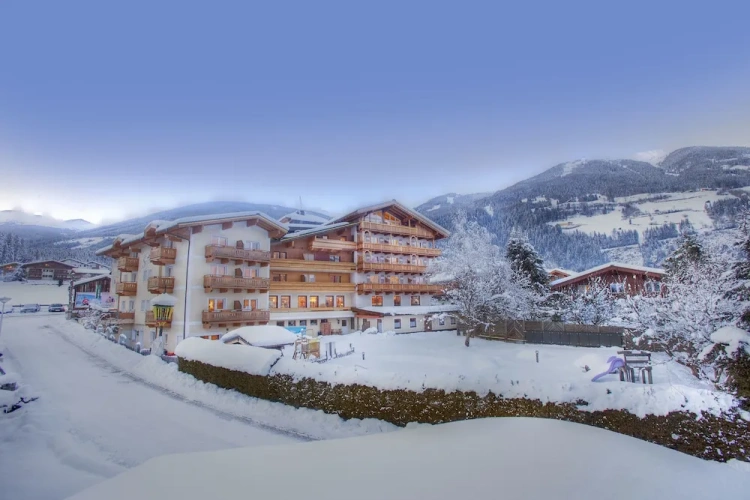 1 Bedroom Suite with mountain view