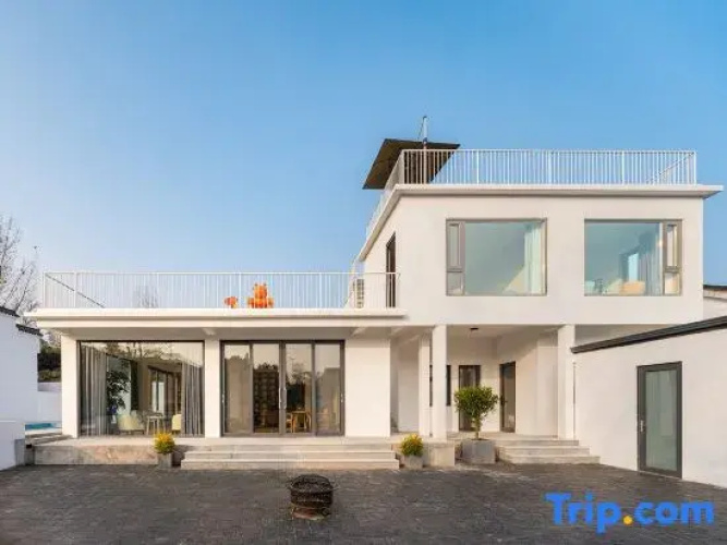 Yy House