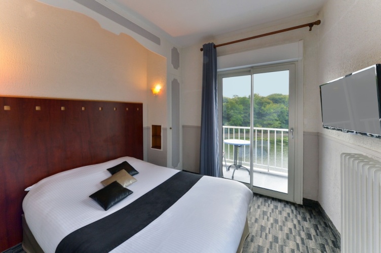 Standard Double room with balcony and with lake view