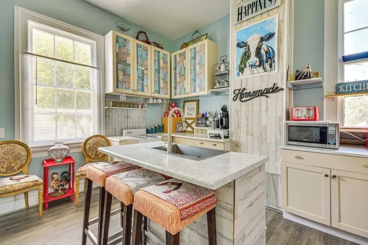 4 Bedrooms Cottage