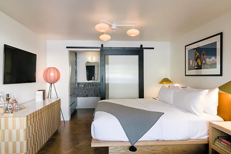 Quadruple Junior Suite