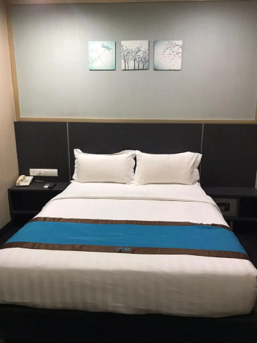 Nine Days Hotel