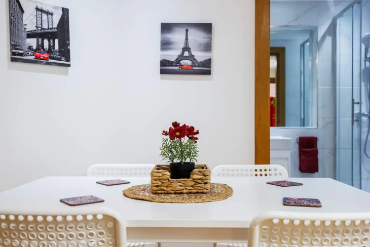 2 Bedroom Charming Magnificent Flat