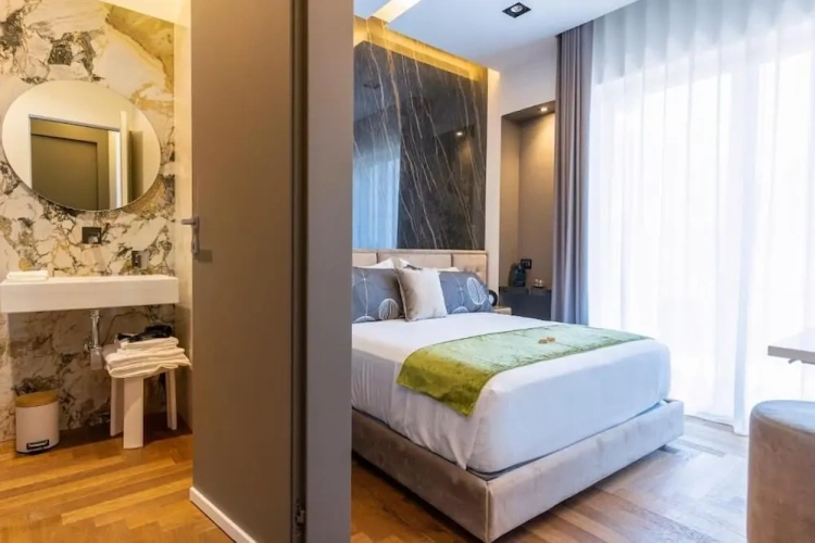 Deluxe Double room with balcony and with city view